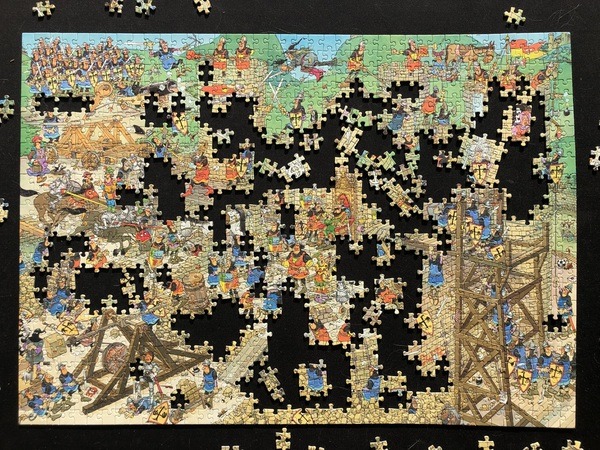 Jan van Haasteren ‘De Middeleeuwen’ 1000 stukjes 85pct af